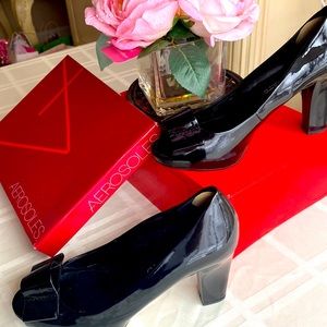Size 8 beautiful black patent leather open toe pumps Franco Sarto